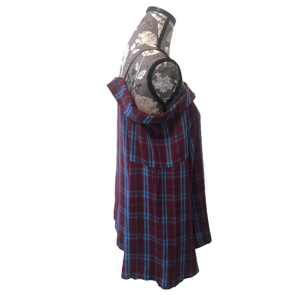 NWOT LOFT gingham shirt with shoulder cutouts - Picture 3 of 4